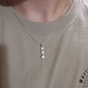 Cute dainty necklace